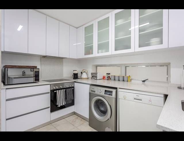 3 BEDROOM APARTMENT TO LET IN CLIFTON